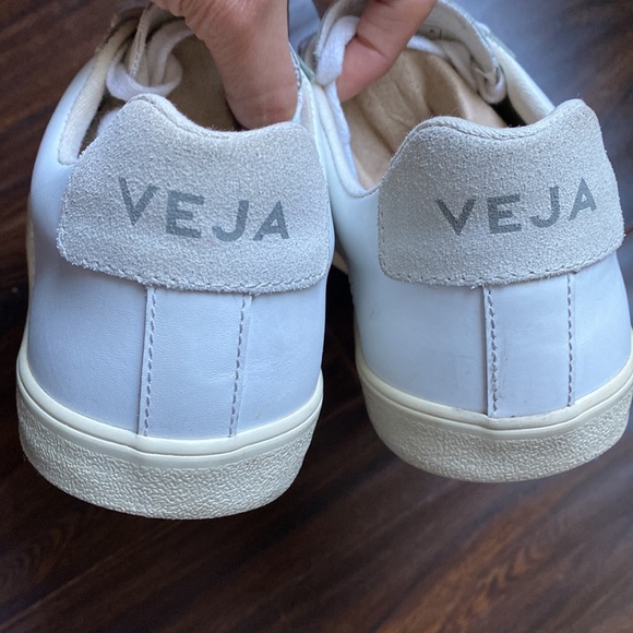 VEJA Esplar Leather Logo Sneakers - Picture 10 of 14